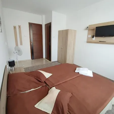 Fiesta Apartman Miskolc Exterior photo