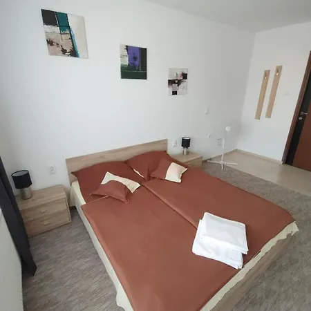Fiesta Apartman Miskolc Exterior photo